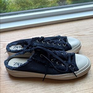 Navy tweed slip on sneaker